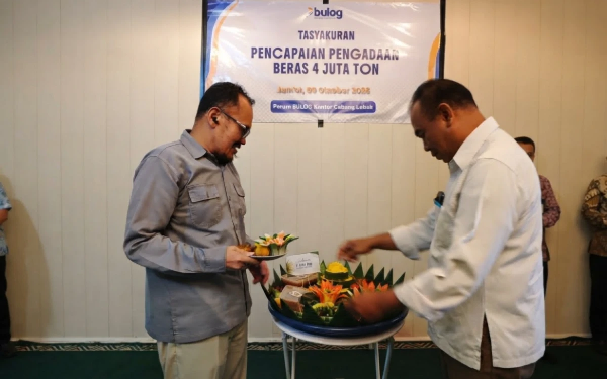 Thumbnail Berita - BULOG Lebak-Pandeglang Gelar Tasyakuran dan Santuni Anak Yatim, Pengadaan Beras Nasional Tembus 4 Juta Ton