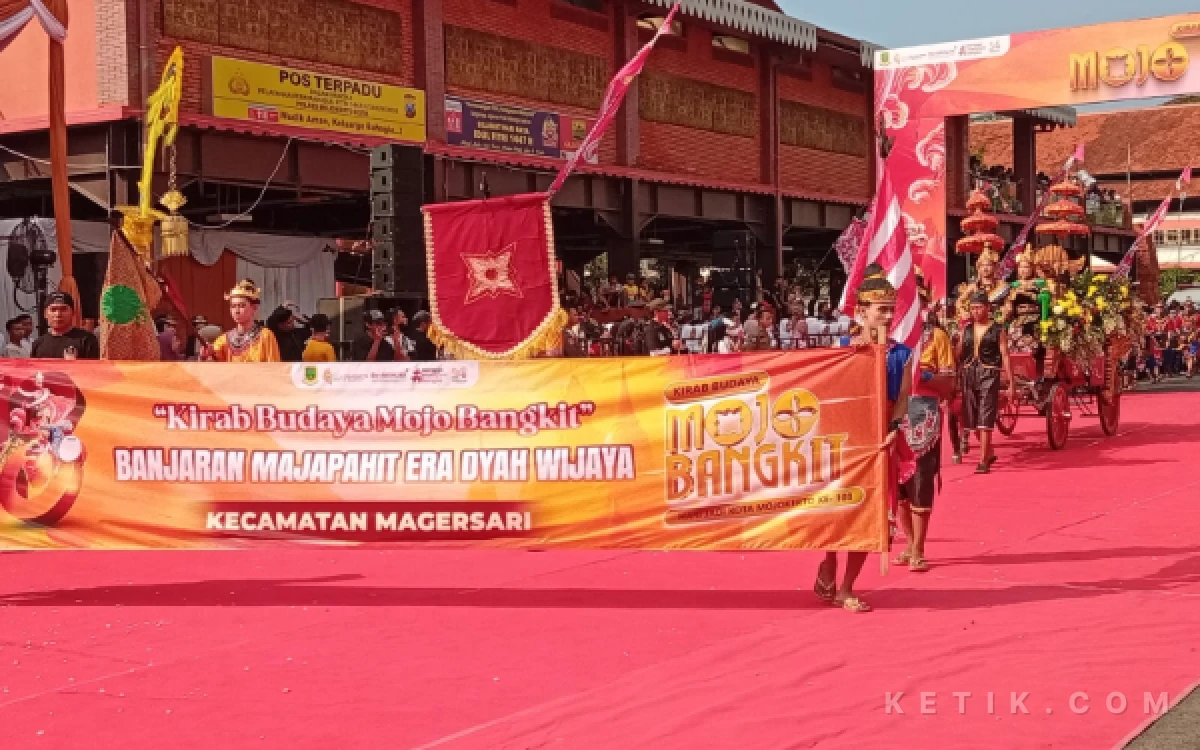 Foto para peserta kirap budaya Mojo Bangkit Kota Mojokerto ( foto : humas pemkot Mojokerto/ ketik.com)