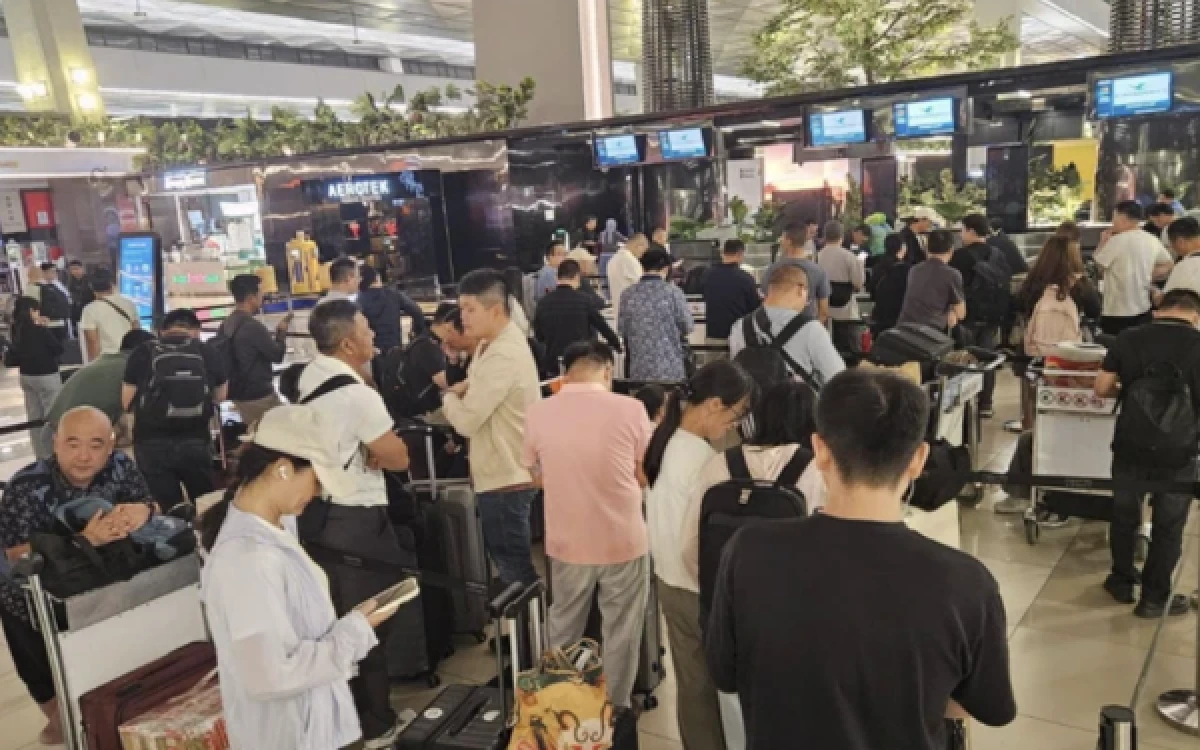 Thumbnail Berita - 209 Penerbangan di Soetta Terdampak Erupsi Anak Krakatau, Penumpang Menumpuk di Bandara
