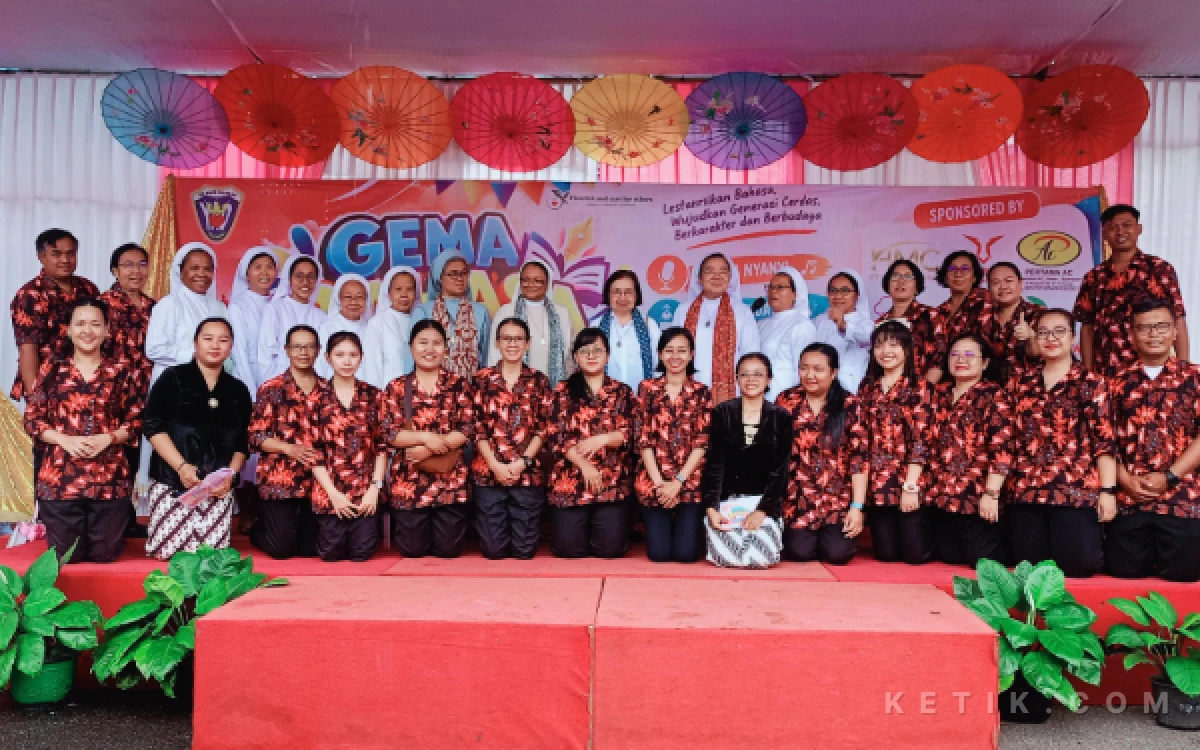 Foto Foto bersama jajaran Guru SD Pius Cilacap bersama Tamu Suster dari Filipina dan Brazil. (Foto: Nani Eko/ketik.com)