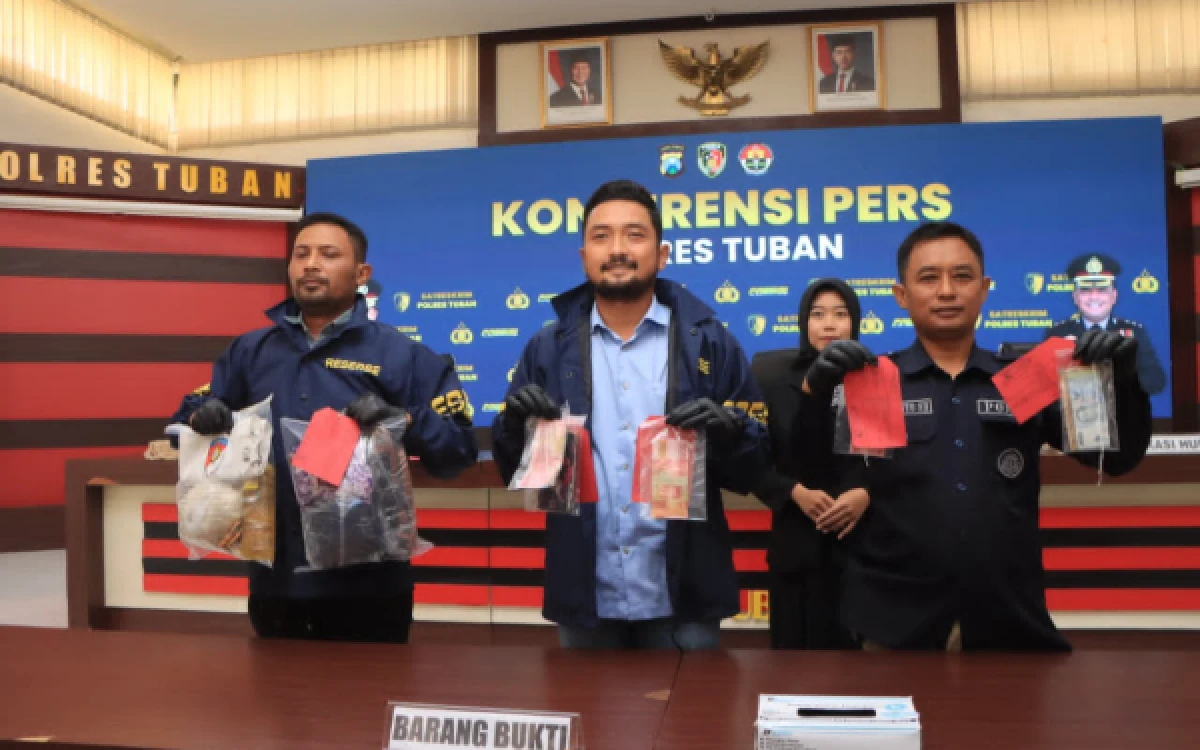 Thumbnail Berita - Kasus Upal di Tuban Terungkap, Pelaku Beli Uang Asli Rp2 Juta di Medsos Dapat Rp7 Juta Uang Palsu