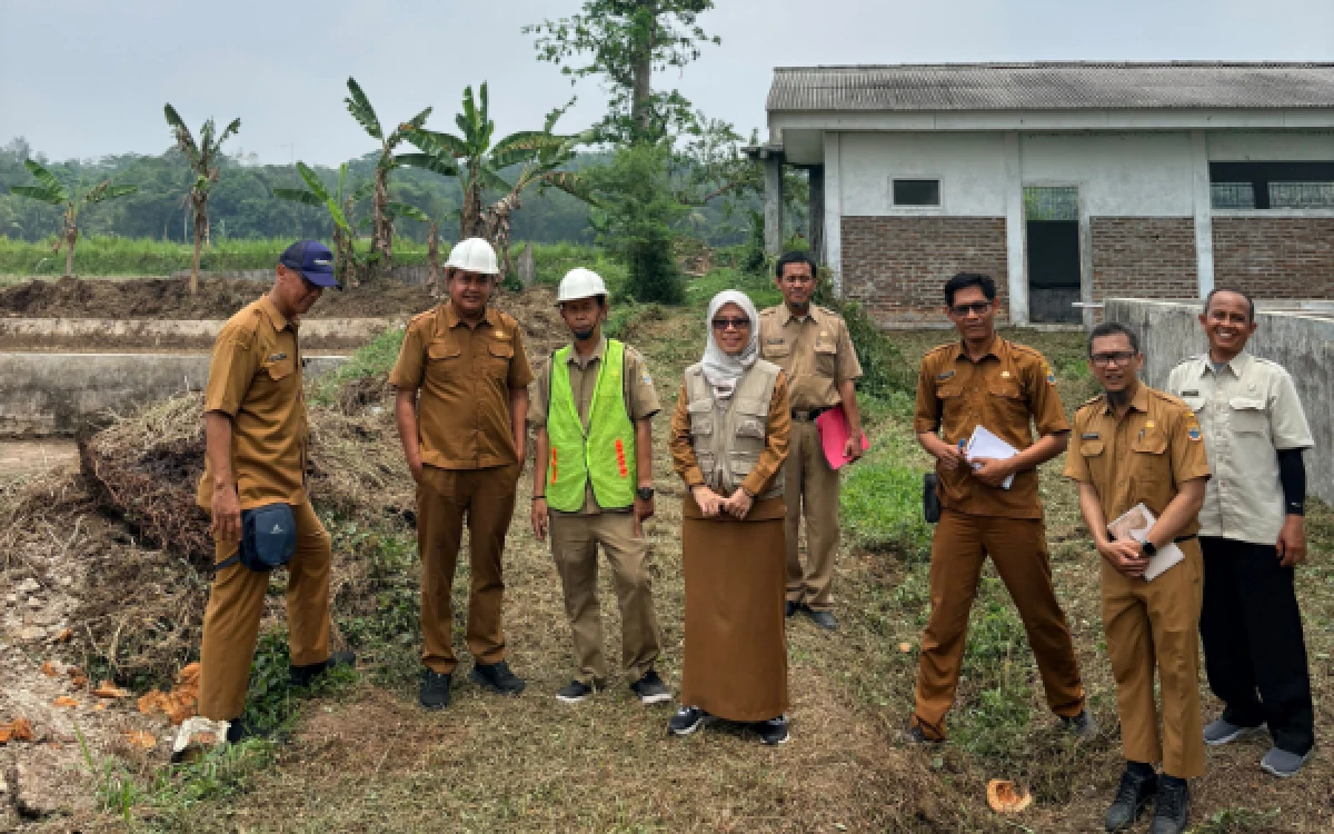 Thumbnail Berita - Pastikan Proyek Strategis Tepat Sasaran, Kabag Adpem Lebak Tinjau Rehabilitasi UPTD PBATP Cipanas