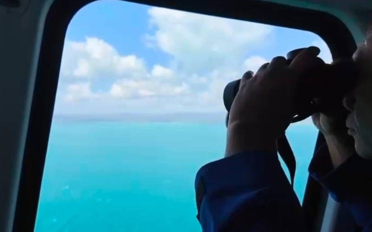 Thumbnail Berita - Kerahkan Helikopter, Korban dan Bangkai KMP Mutiara Sentosa II Masih Dicari Lewat Udara