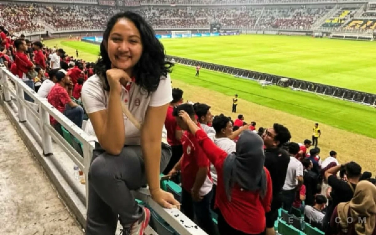 Thumbnail Berita - Koleksi Dasi Argentina, Tapi Presenter Cantik ini Tunggu Semifinal Baru Tentukan Juara Piala Dunia 2026