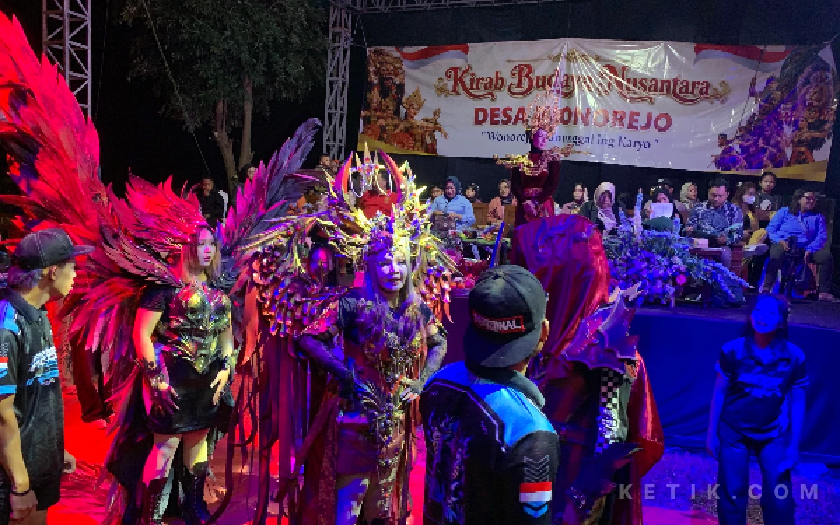 Thumbnail Berita - Kirab Budaya Nusantara Wonorejo Blitar Sedot Ribuan Penonton, Bersih Desa Jadi Panggung Pelestarian Budaya dan Penggerak UMKM