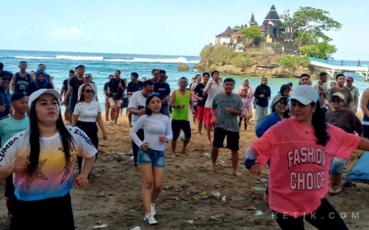 Thumbnail Berita - Diserbu Seribu Wisatawan! Pantai Balekambang Kabupaten Malang Tetap Jadi Primadona saat Libur Panjang