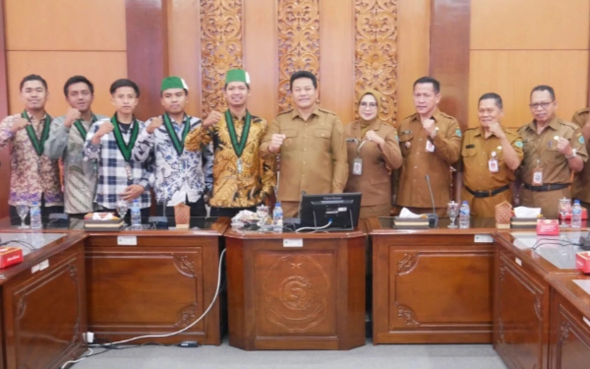 Thumbnail Berita - HMI Sidoarjo Temui Bupati Subandi, Siap Dukung dan Kolaborasi Program