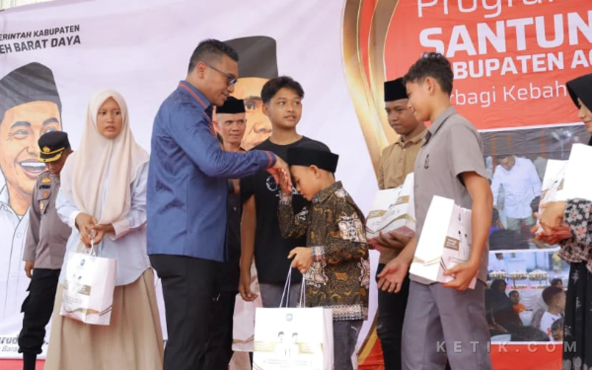 Thumbnail Berita - Salurkan Santunan, Bupati Abdya Gerakkan Pejabat Jadi Ayah Asuh 1.604 Anak Yatim