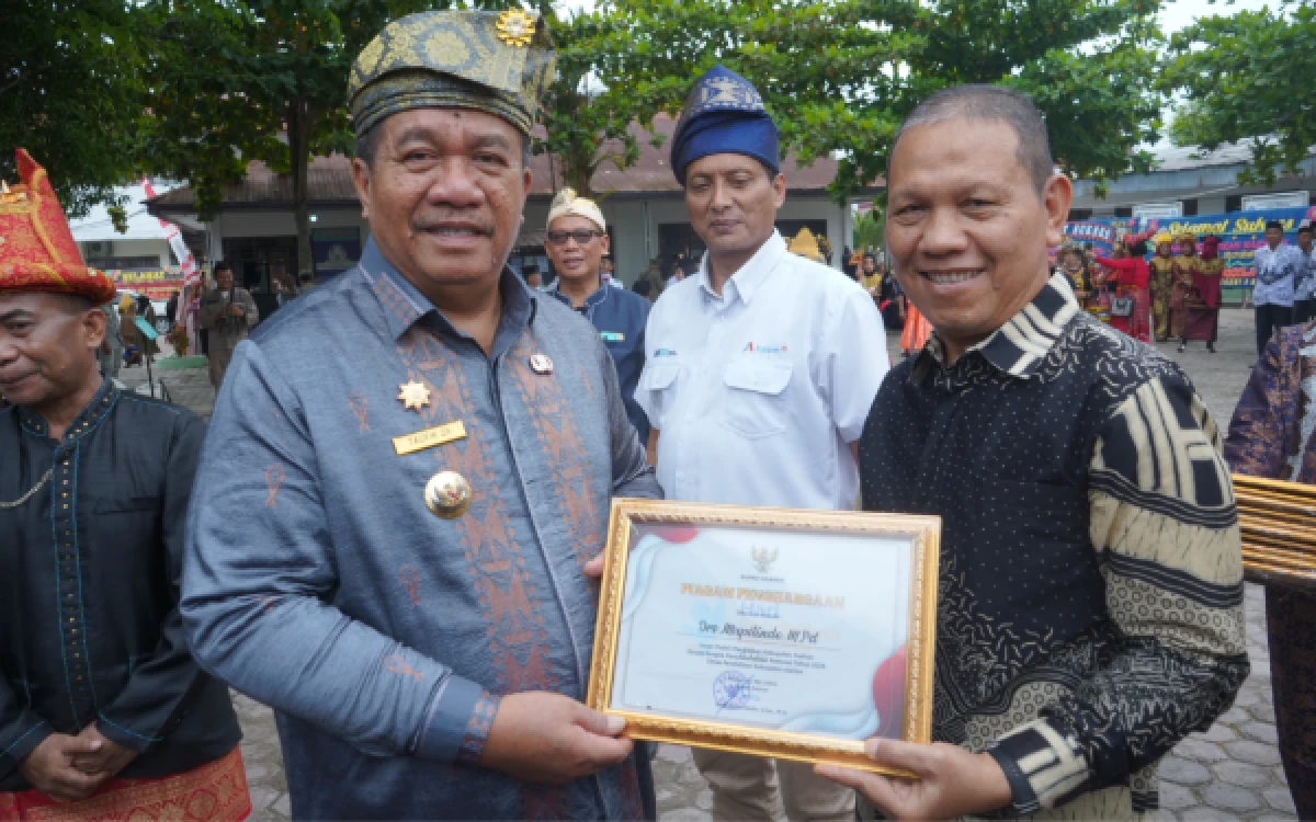 Thumbnail Berita - Pimpin Upacara Hardiknas 2026, Bupati Asahan Bacakan Lima Kebijakan Strategis
