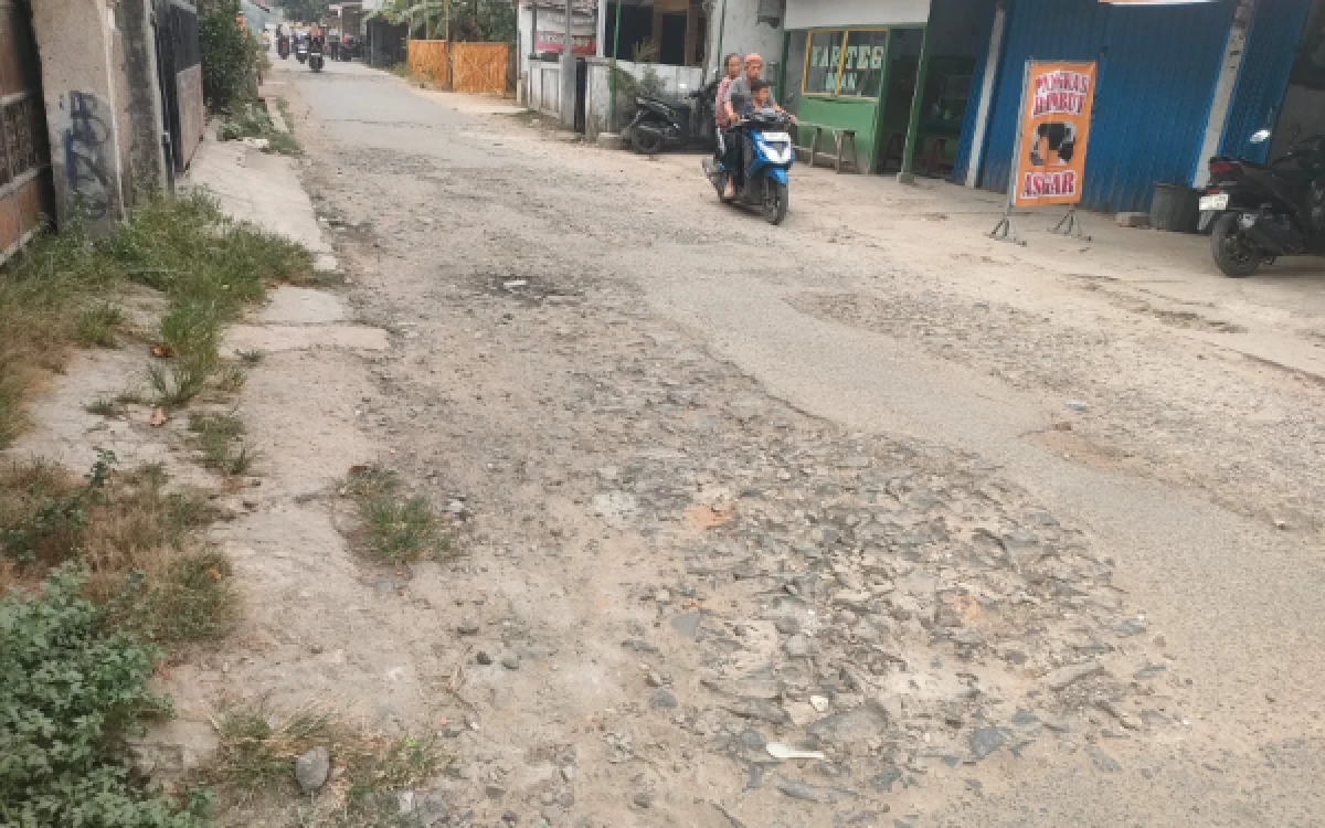 Thumbnail Berita - Jalan Bhakti Manunggal Selahaur Akan Kembali Dilanjutkan, Pengaspalan Masuk Anggaran Perubahan