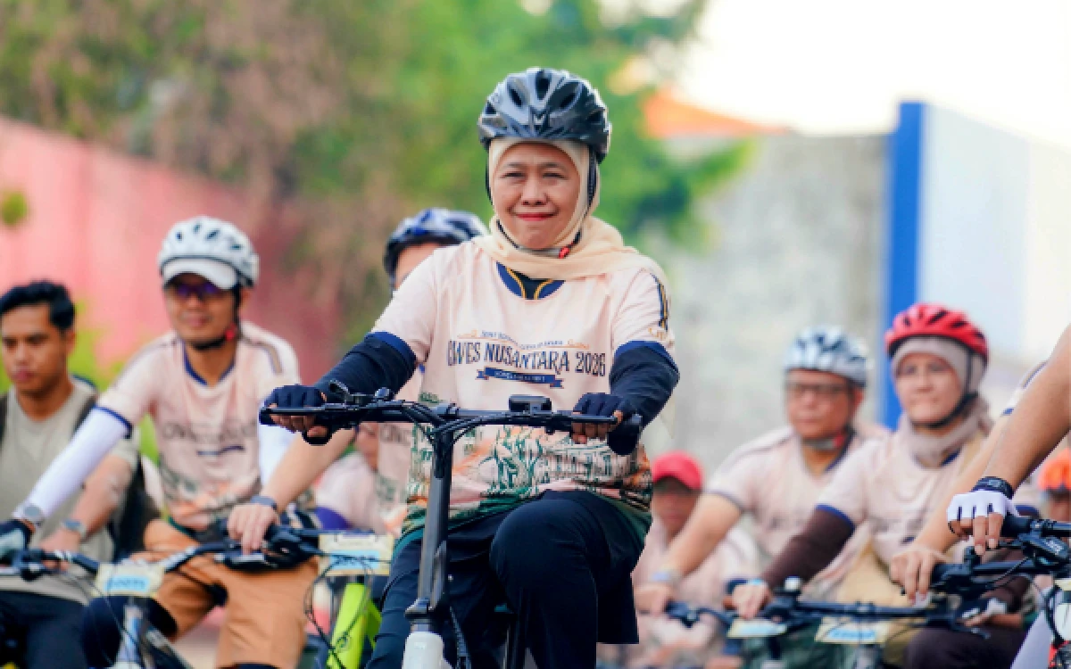 Thumbnail Berita - Gubernur Khofifah Lepas Gowes Nusantara 2026 HUT ke-73 BI, Bangun Sinergitas Lewat Budaya Hidup Sehat