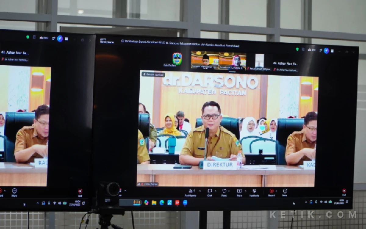 Foto Direktur RSUD dr. Darsono Pacitan, dr. Johan Tri Putranto, M.M., dalam acara survei simulasi akreditasi.  (Foto: RSUD for Ketik.com)