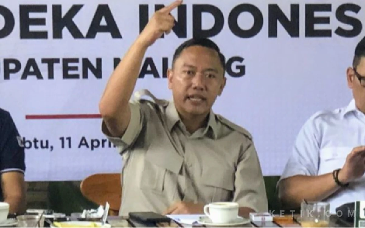 Thumbnail Berita - Gerindra Minta Proyek Alun-Alun Kepanjen Kabupaten Malang Dikaji Ulang, Sekolah dan Jalan Rusak Lebih Mendesak!