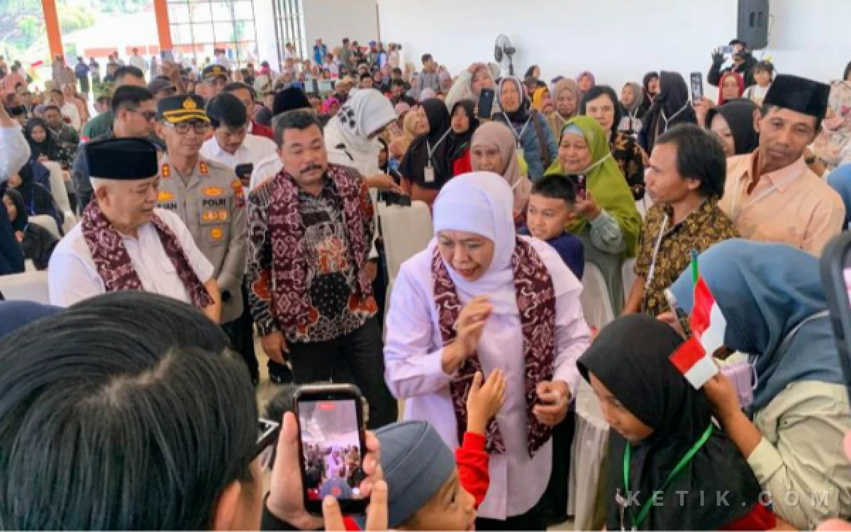 Thumbnail Berita - Dari Lahan Tebu Jadi Sekolah Megah, Gubernur Khofifah Minta MPLS Bebas Bullying di SRT Srigonco Kabupaten Malang  ‎