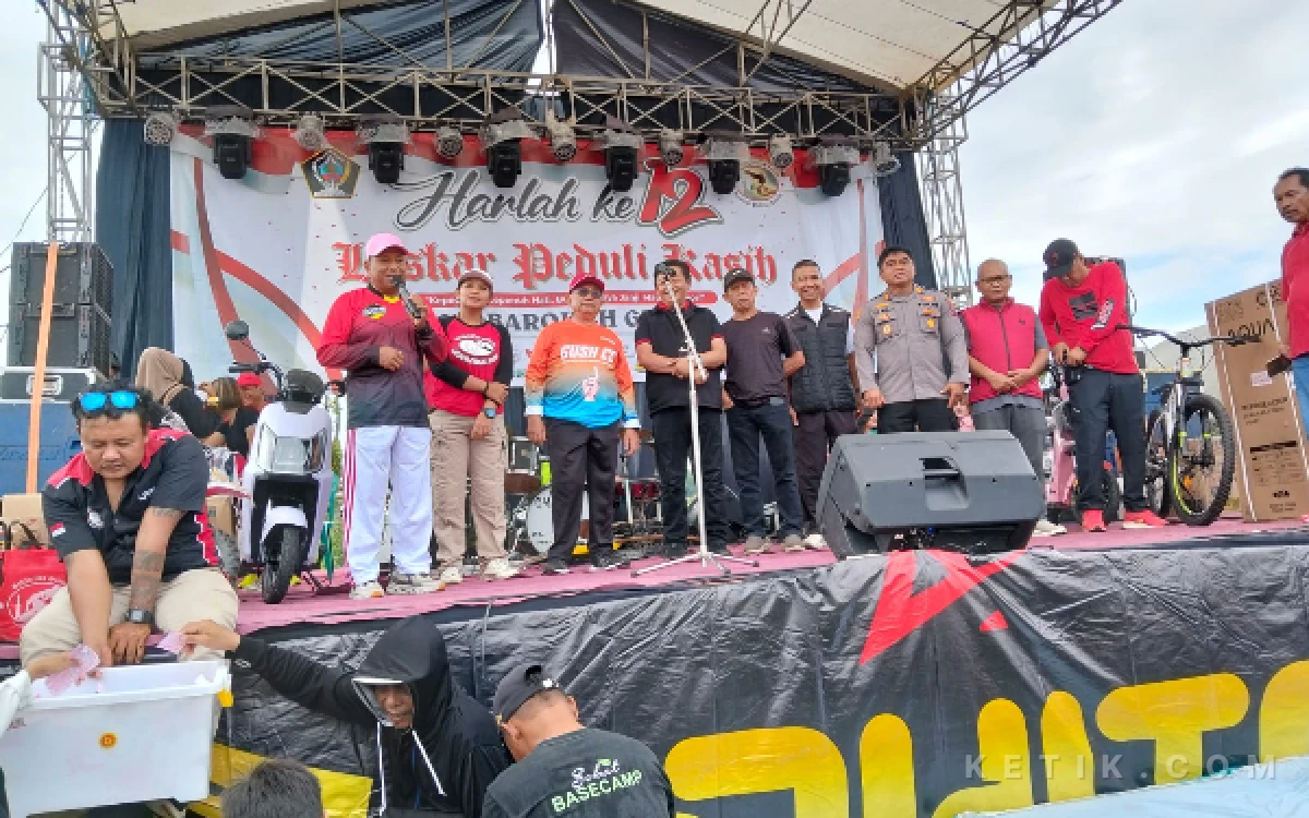 Thumbnail Berita - DPC PDI-P Ikut Turun, HUT Laskar Peduli Kasih Dipenuhi Aksi Sosial dan Umroh Gratis