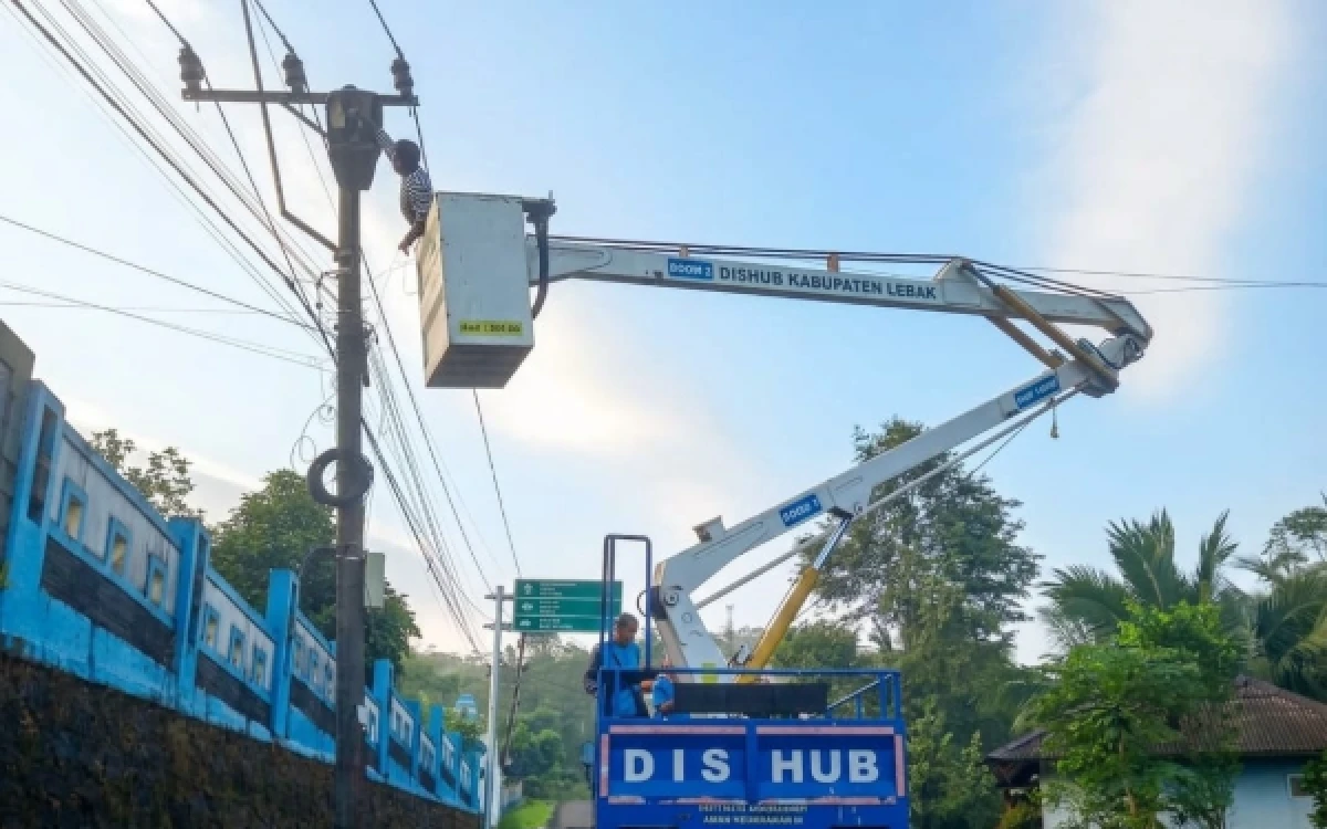Thumbnail Berita - Tagihan Listrik PJU Lebak Turun dari Rp900 Juta Jadi Rp645 Juta per Bulan