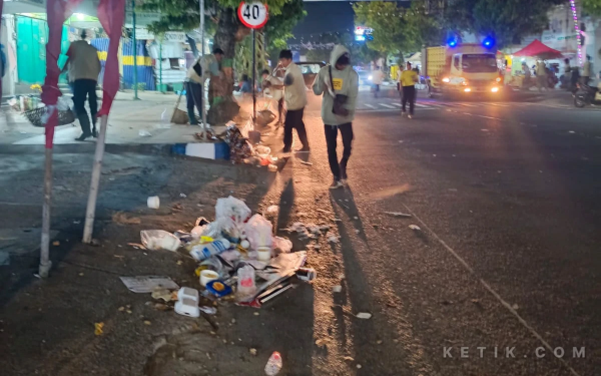 Foto Petugas sampah