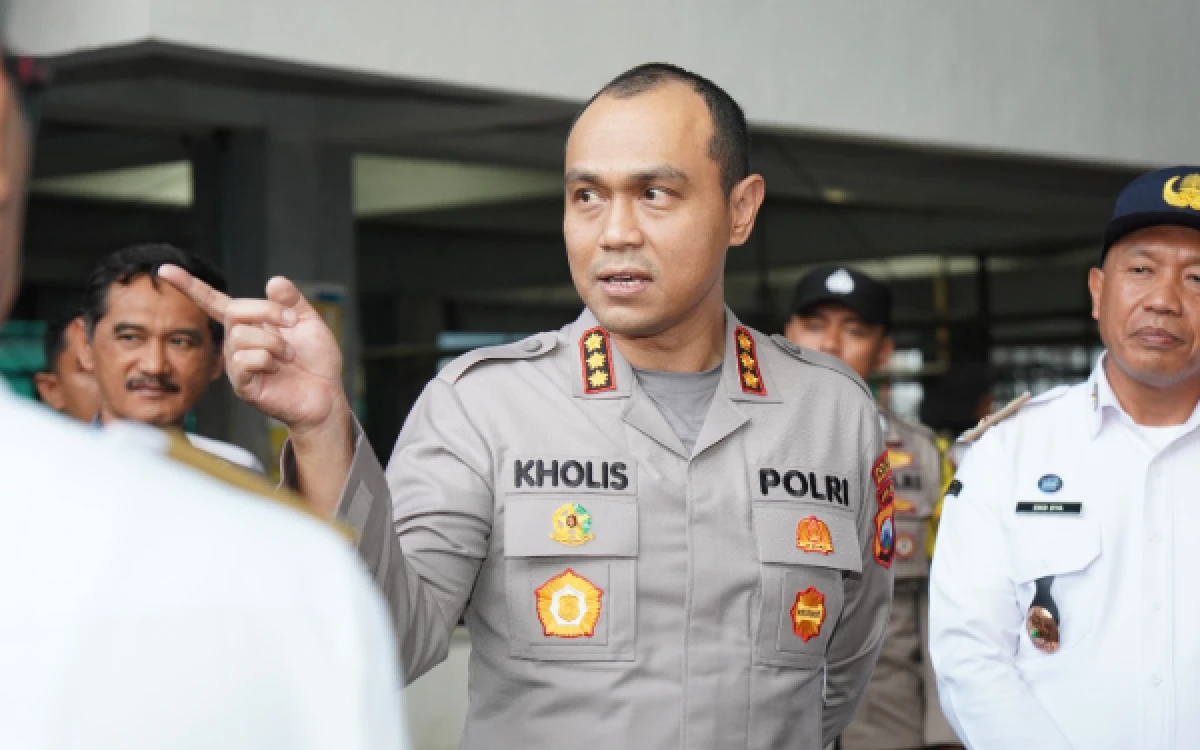 Thumbnail Berita - Pasar Kebalen Ditata, Kapolresta Malang Kota Pastikan Keamanan Ekonomi dan Kelancaran Lalu Lintas