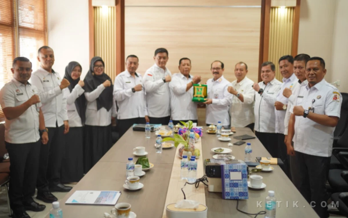 Foto Pelaksanaan sosialisasi Potensi dan Pentingnya Pelindungan Kekayaan Intelektual yang digelar oleh Kantor Kemenkum Aceh di ruang rapat Gedung Bappeda Nagan Raya, Kompleks Perkantoran Suka Makmue, Rabu (24/6/2026).