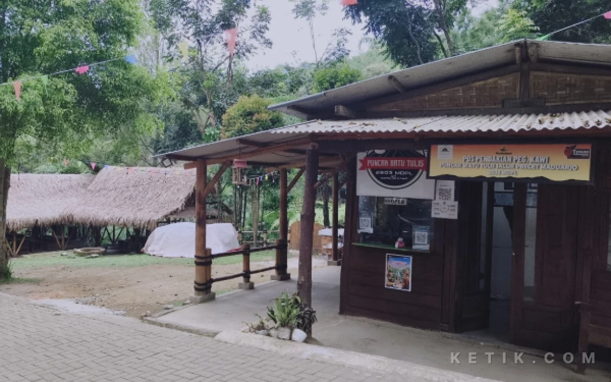 Foto Lembah Merkusi juga menjadi tempat pos pendakian Puncak Batu Tulis Gunung Kawi. (Foto: Dendy/Ketik.com)