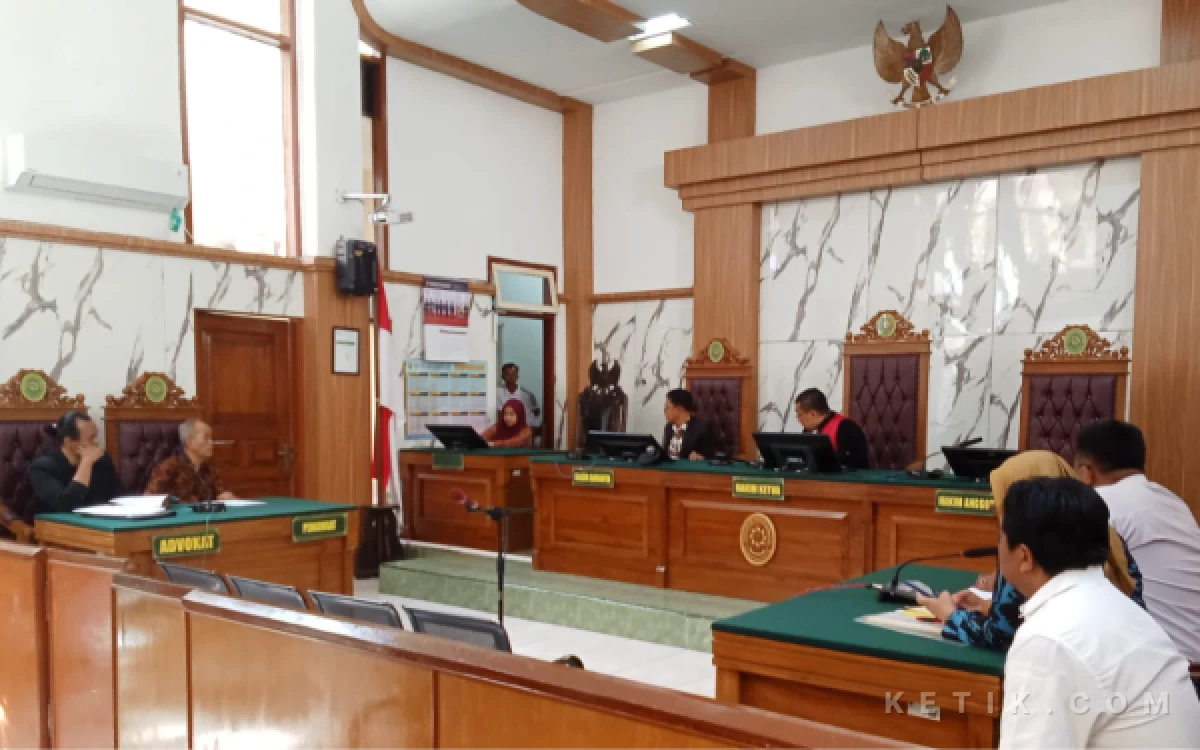 Thumbnail Berita - Dinilai Rekayasa Penyidikan, Polres dan Kejaksaan Lumajang Digugat Praperadilan