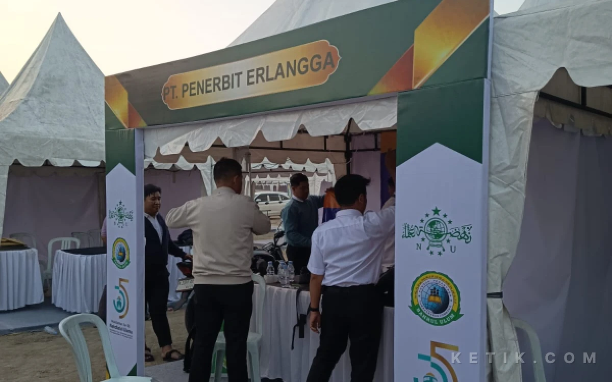 Foto Salah satu tenant di area Bazar dan Expo Muktamar Ke-35 NU di Tambakberas Jombang mulai dibuka Kamis 20 Agustus 2026. (Foto: Rifat/Ketik.com)