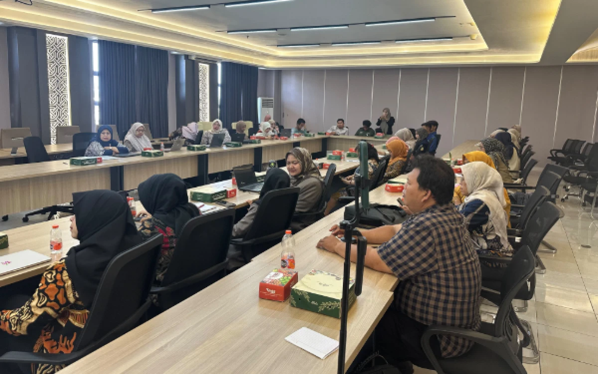 Foto Peningkatan kapasitas Satuan Tugas Pencegahan dan Penanganan Kekerasan di Perguruan Tinggi diikuti oleh personel Satgas PPKPT se-Malang Raya. (Foto: Fakultas Syariah UIN Malang)