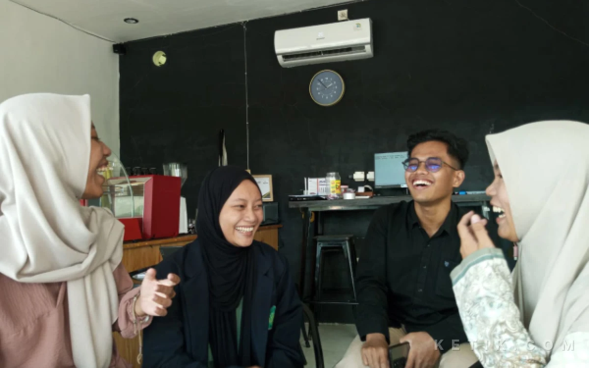 Thumbnail Berita - Tertawa Ternyata Termasuk Olahraga, Aktivitas Receh yang Punya Manfaat Besar bagi Kesehatan