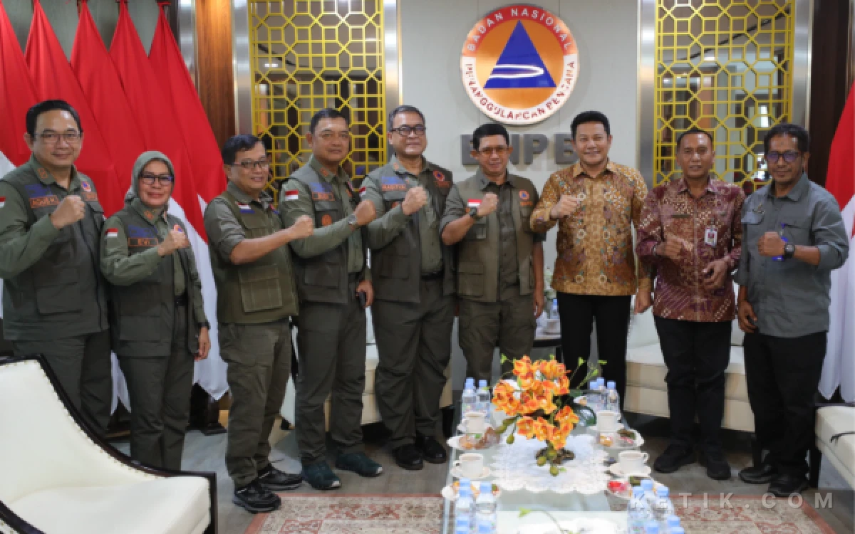 Foto Tim Pemkab Sidoarjo yang dipimpin oleh Bupati Subandi dan jajaran BNPB yang dipimpin Letjen TNI Suharyanto  siap berkolaborasi mengatasi banjir tahunan di Kabupaten Sidoarjo. (Foto: Kominfo Sidoarjo)