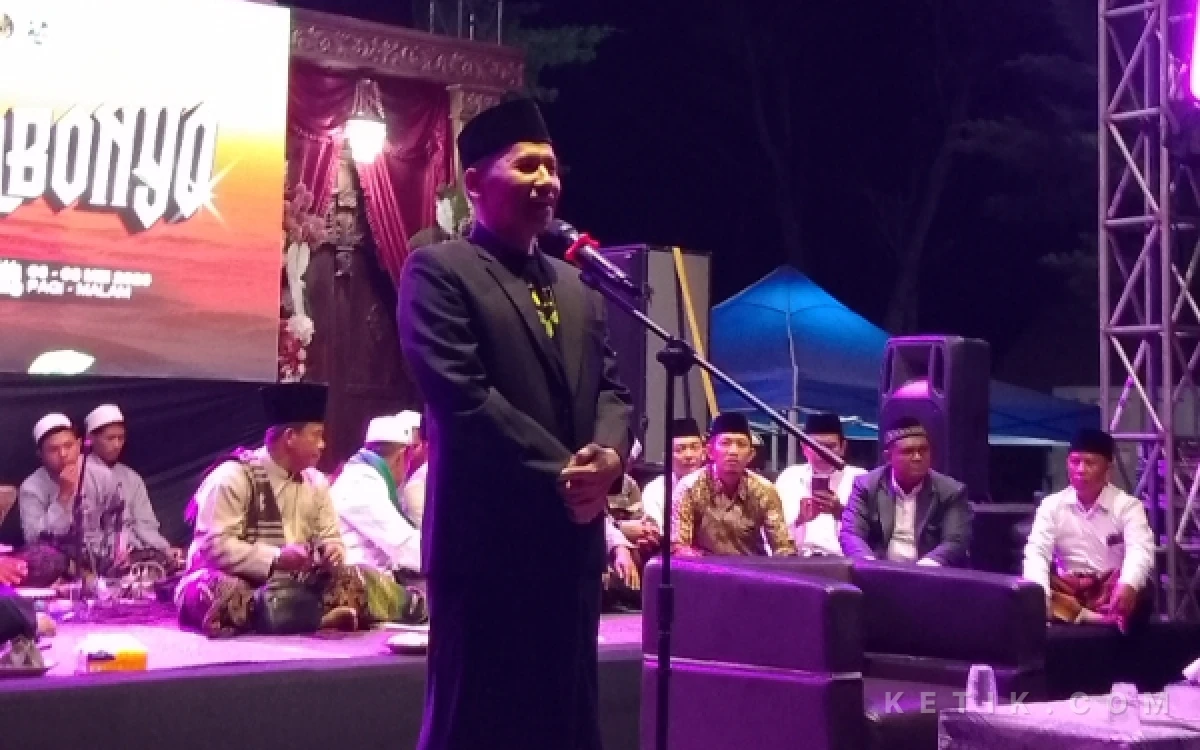 Thumbnail Berita - Plt. Bupati Tulungagung Hadiri Pengajian Umum Labuh Laut Larung Sembonyo di Pantai Sine
