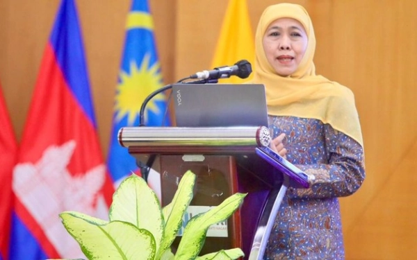 Thumbnail Berita - Khofifah Paparkan Transformasi Pendidikan Jatim di Hadapan Ratusan CPNS LAN RI