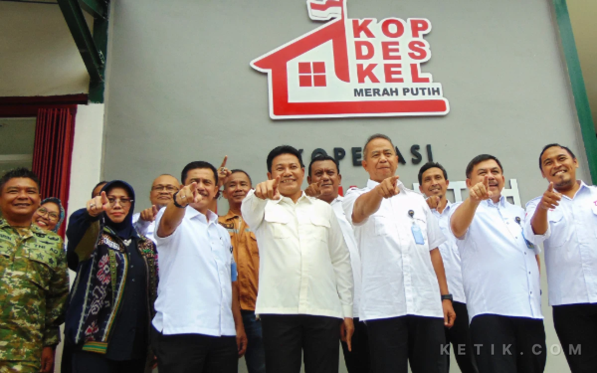 Thumbnail Berita - Bupati Subandi Dukung Penuh KDMP di Sidoarjo, Dapat Apresiasi Tenaga Ahli Staf Kepresidenan
