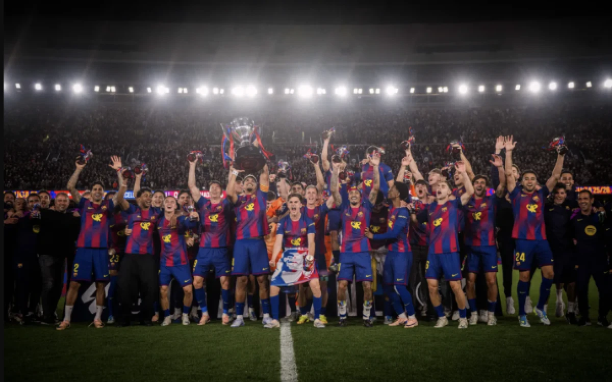 Foto Para pemain Barcelona merayakan gelar juara  La Liga musim 2025/2026, Senin dini hari, 11 Mei 2026. (Foto: fcbarcelona.com)