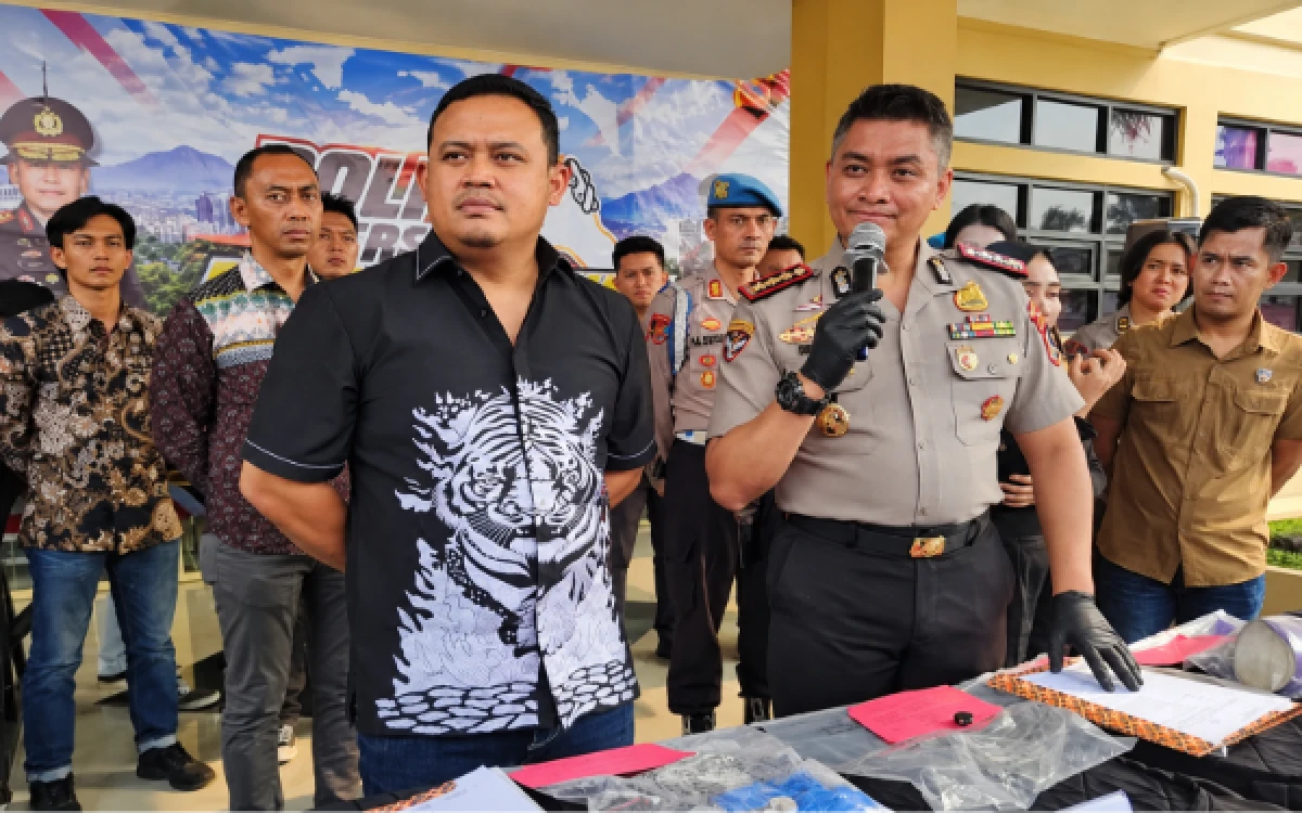 Thumbnail Berita - Judol Picu Kekerasan Fatal, Remaja 15 Tahun Tewas Dianiaya Ayah Kandung di Bandung