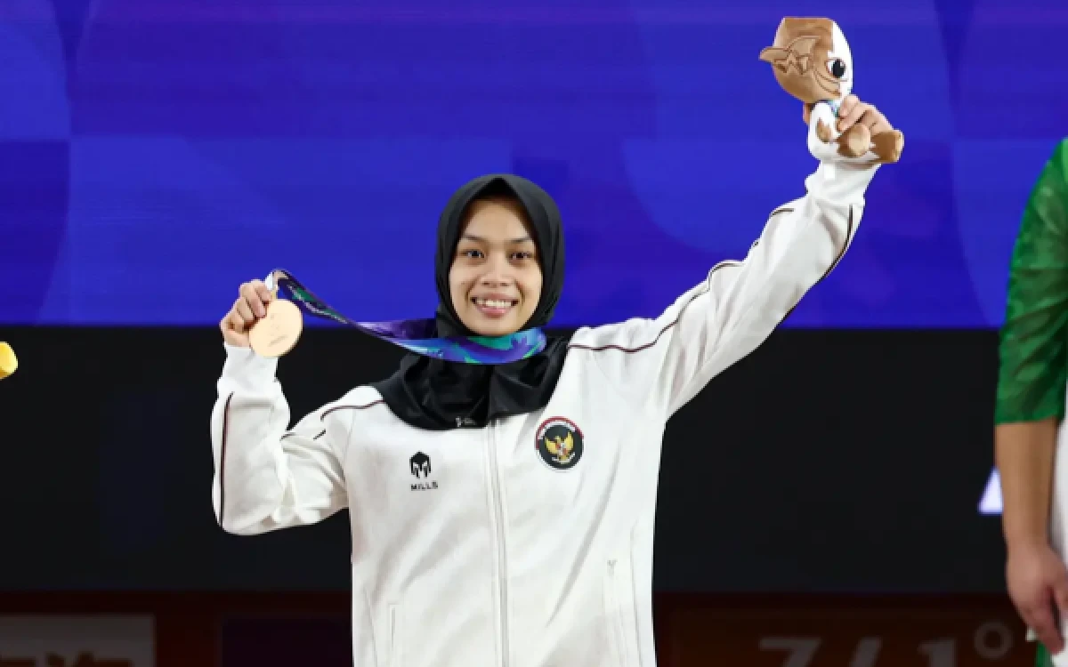Thumbnail Berita - Lifter asal Pacitan Luluk Diana Raih Perunggu Kelas 49 Kg Asian Games 2026