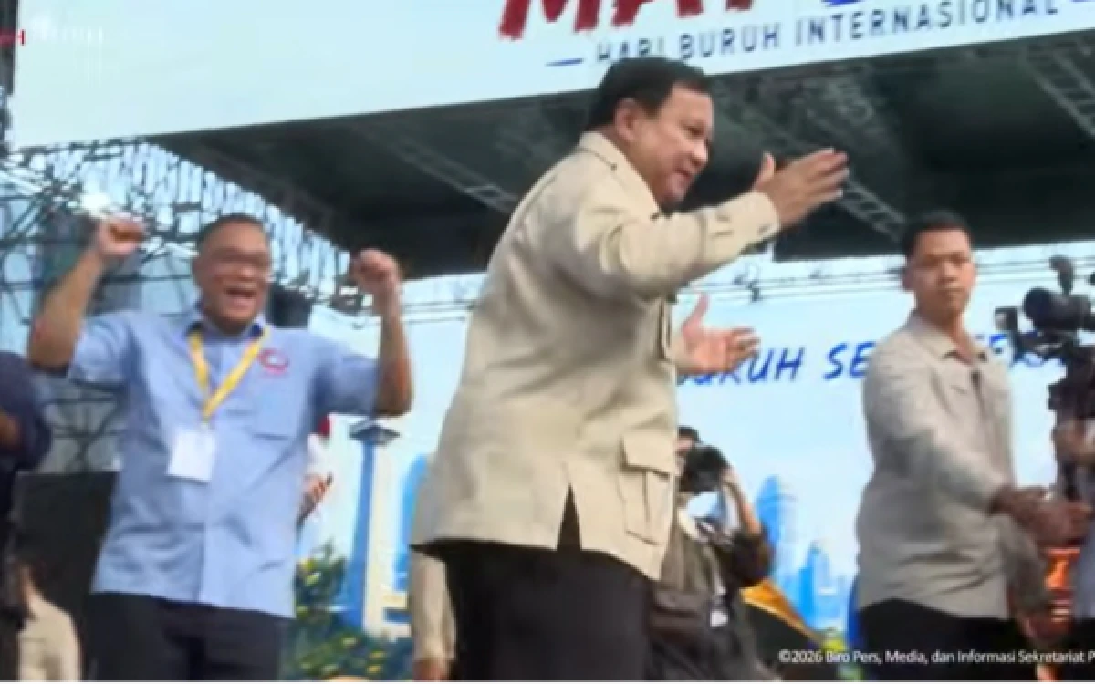Thumbnail Berita - Bikin Monas Bergemuruh, Presiden Prabowo Asyik Joget 'Kamu Nggak Sendirian' Bareng Tipe-X saat May Day 2026