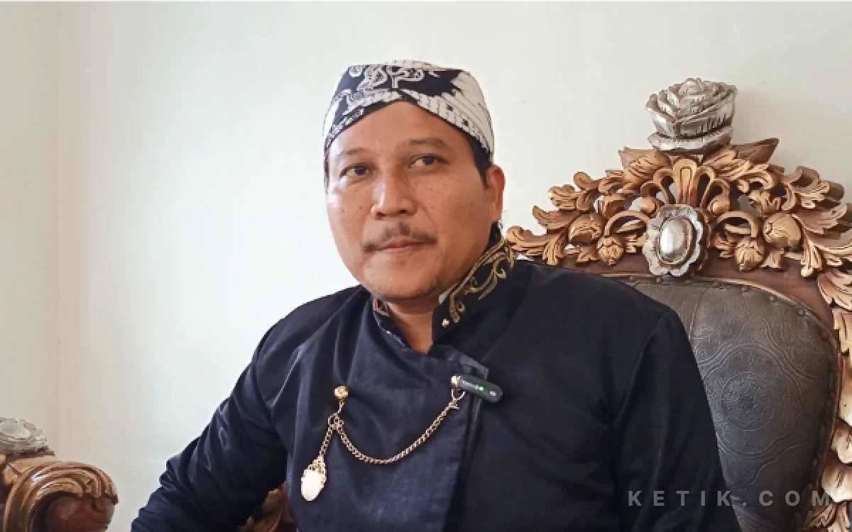Foto Kepala Desa Limbangan, Rendy Subianto saat dimintai keterangan usai melaksanakan kegiatan sedekah bumi (Foto: Slam/ketik.com)