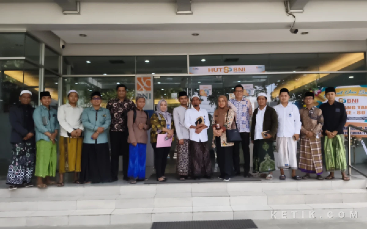 Foto Hebitren Bondowoso foto bersama Pimpinan Bank BNI usai rapat bersama.