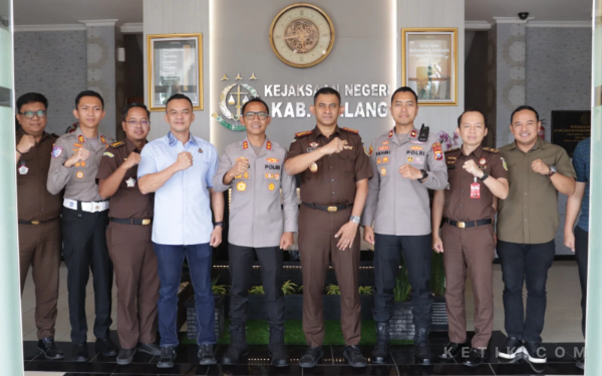 Thumbnail Berita - Hari Pertama Bertugas sebagai Kapolres Malang, AKBP Rulian Syauri Tancap Gas Bangun Kolaborasi Penegak Hukum