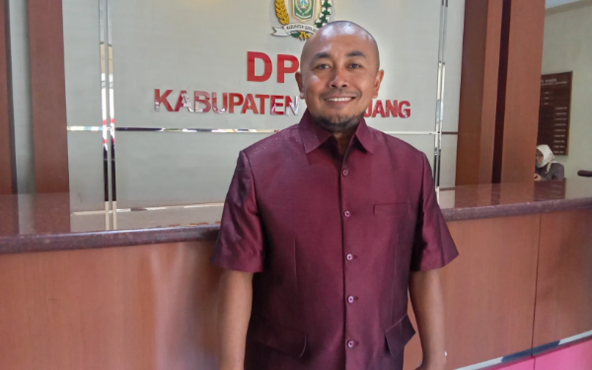 Thumbnail Berita - Komisi C DPRD Lumajang Meyakini Penerapan QR Qode Bisa Kurangi Tambang Ilegal